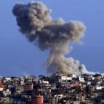Foto: Israel usa bomba de fósforo branco em áreas povoadas do Líbano, diz jornal