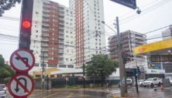 02-0426-0327-cruzamento-13-de-maio-com-afonso-pena-mv