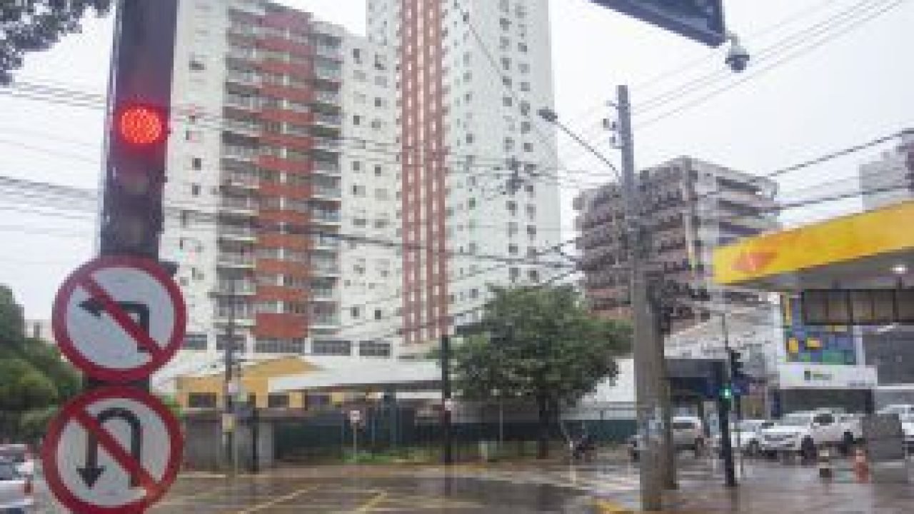 02-0426-0327-cruzamento-13-de-maio-com-afonso-pena-mv