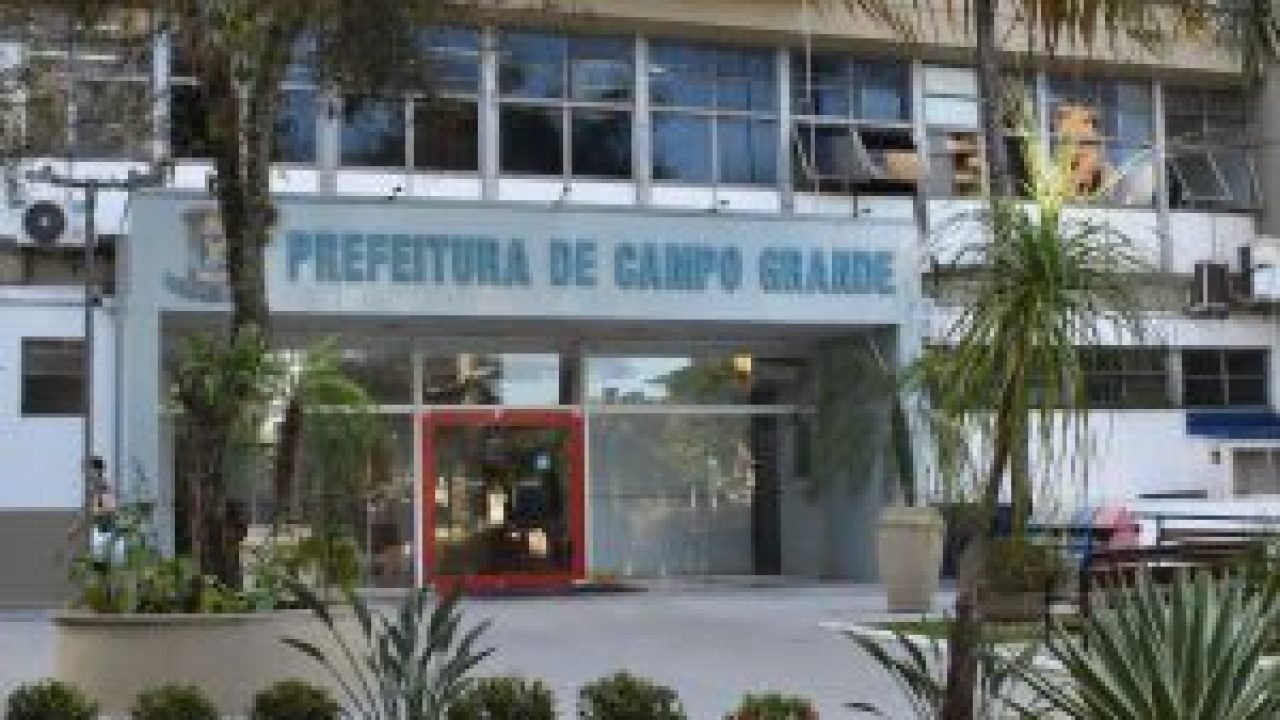 02-0626-0122-fachada-prefeitura-go