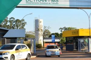 02-0724-0056-fachada-detran-go