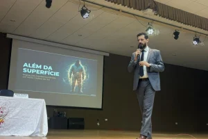 Foto: Professor Marcos Daniel Santi, da FINAN, participou de seminário na UFMS T