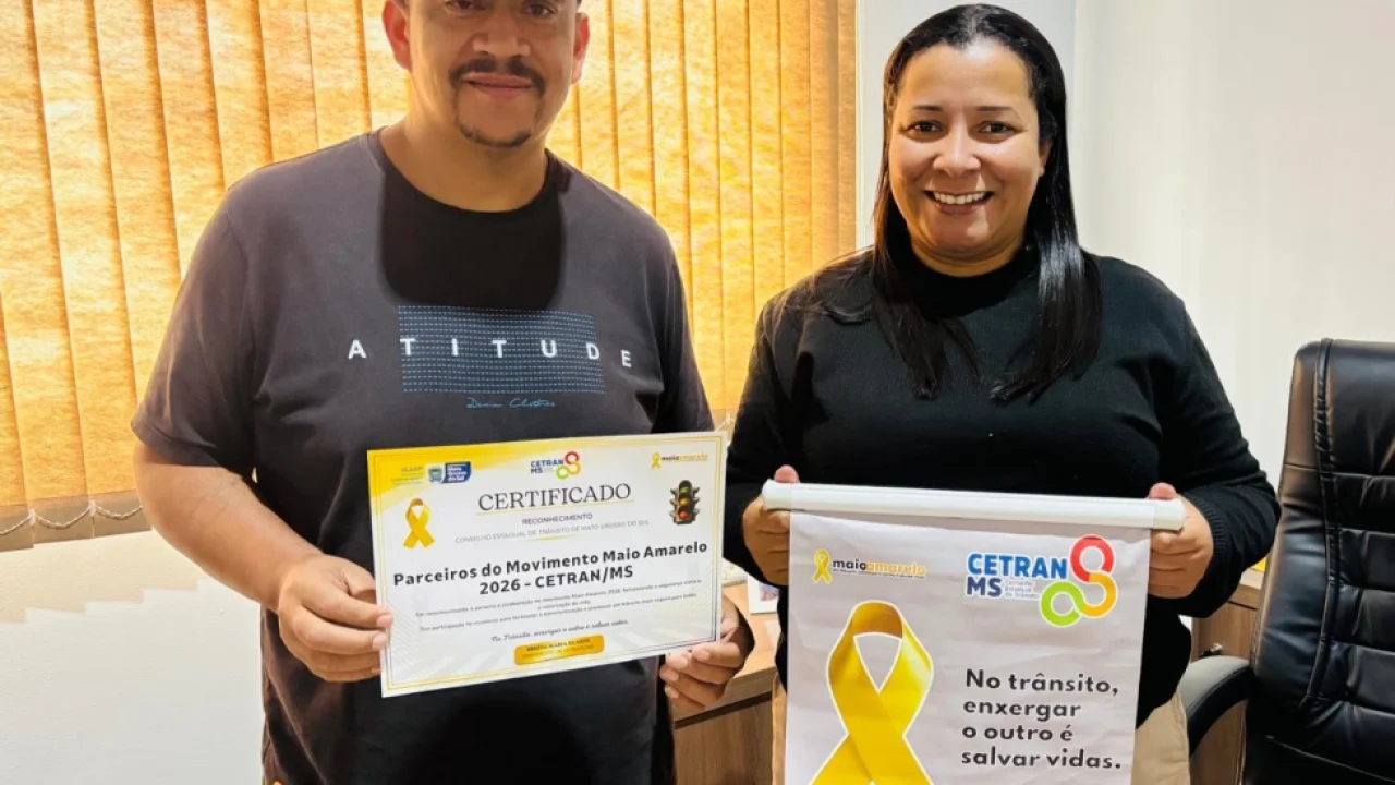 Secretária de Governo, Luciane Caldeira, e diretor do DMTT, Vanderlei Reis, agra
