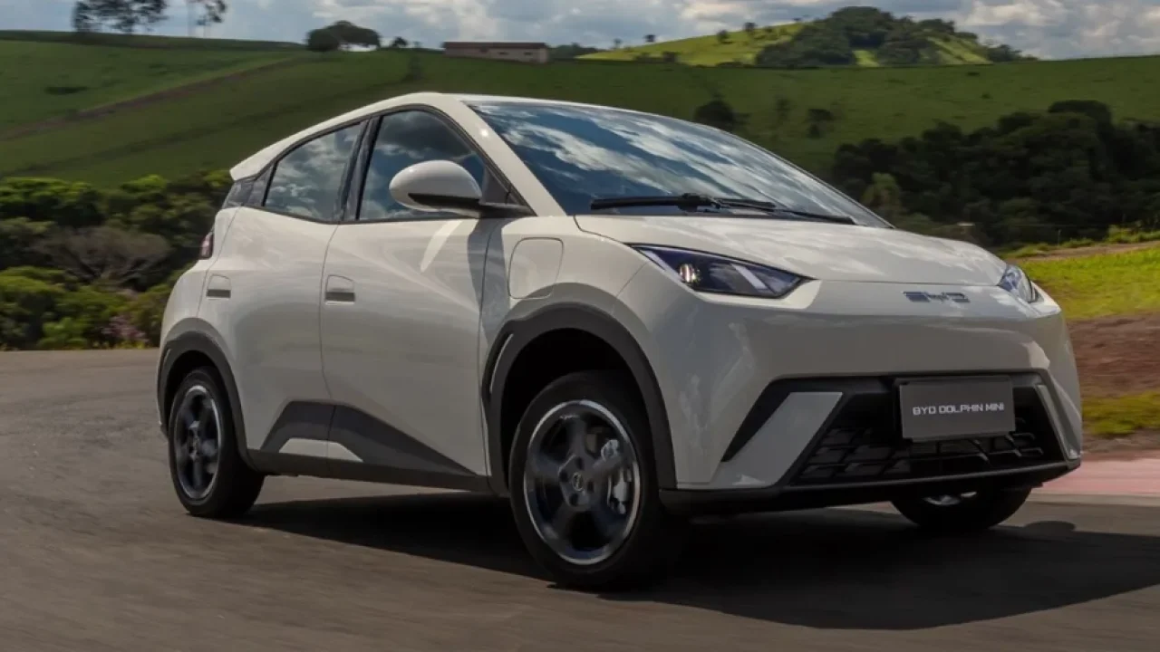 Foto: BYD Dolphin Mini: carro ganha opção para público PCD - Foto: Divulgação