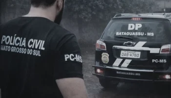 Momento da prisão do suspeito — Foto: Momento da prisão do suspeito - Foto: Polí