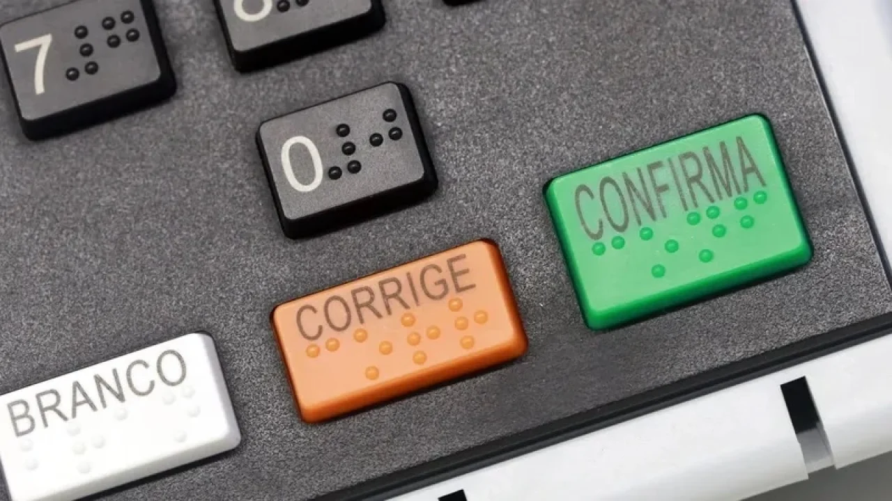 Flávio Bolsonaro tem 48,1% e Lula soma 40,3% no 2º turno em SP — Foto: Flávio Bo