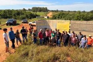 Famílias do Assentamento Teijin protestam por conclusão de pontes em Nova Andrad