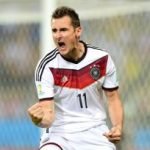 1329999073-klose-iguala-recorde-de-ronaldo-em-copas-300x204-1