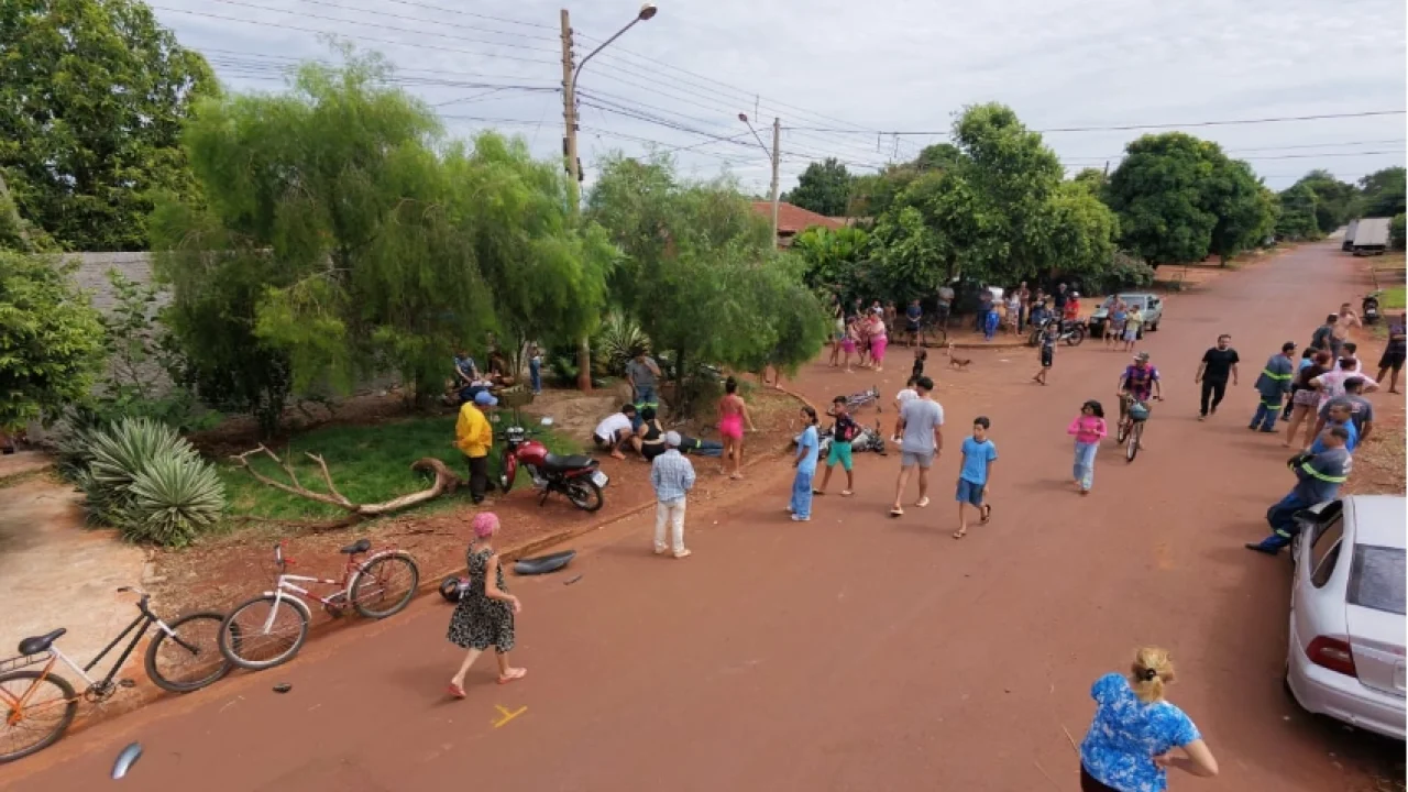 Foto: Colisão entre motos mata dois jovens em Dourados - Foto: Leandro Holsbach/