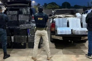 Veículos apreendidos com drogas — Foto: Veículos apreendidos com drogas - Foto: