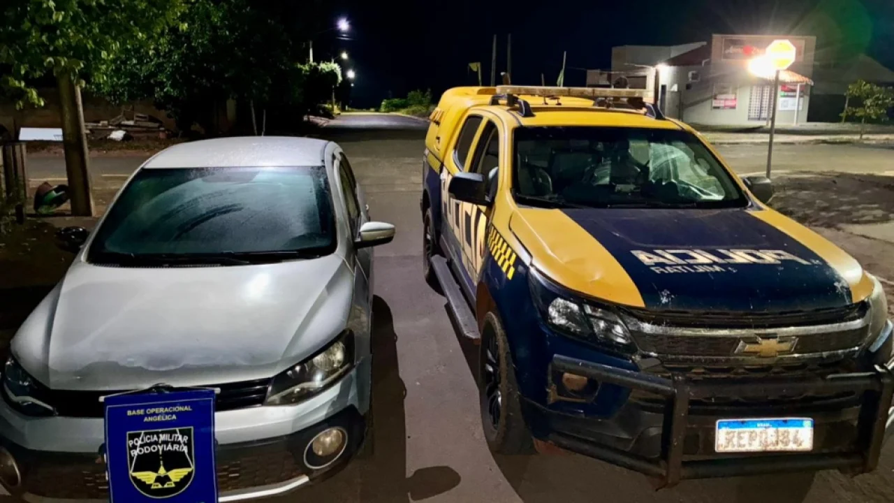 Veículo foi localizado parcialmente sobre a pista na MS-145, em Deodápolis — Fot