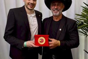 188fa98509cd2e50f6a43ed530e5d631_1-2