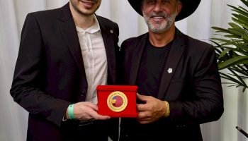 188fa98509cd2e50f6a43ed530e5d631_1-2