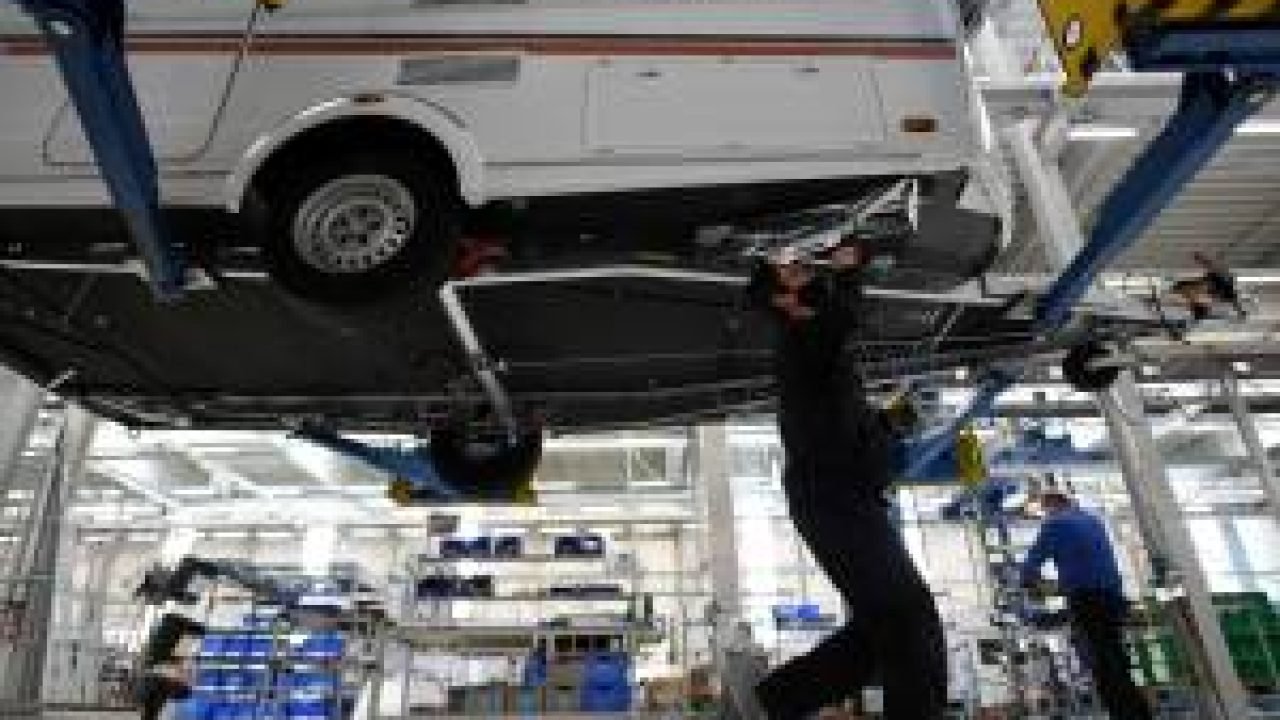 Indústria da Alemanha Registra Aumento Inesperado de 5,6% em Encomendas