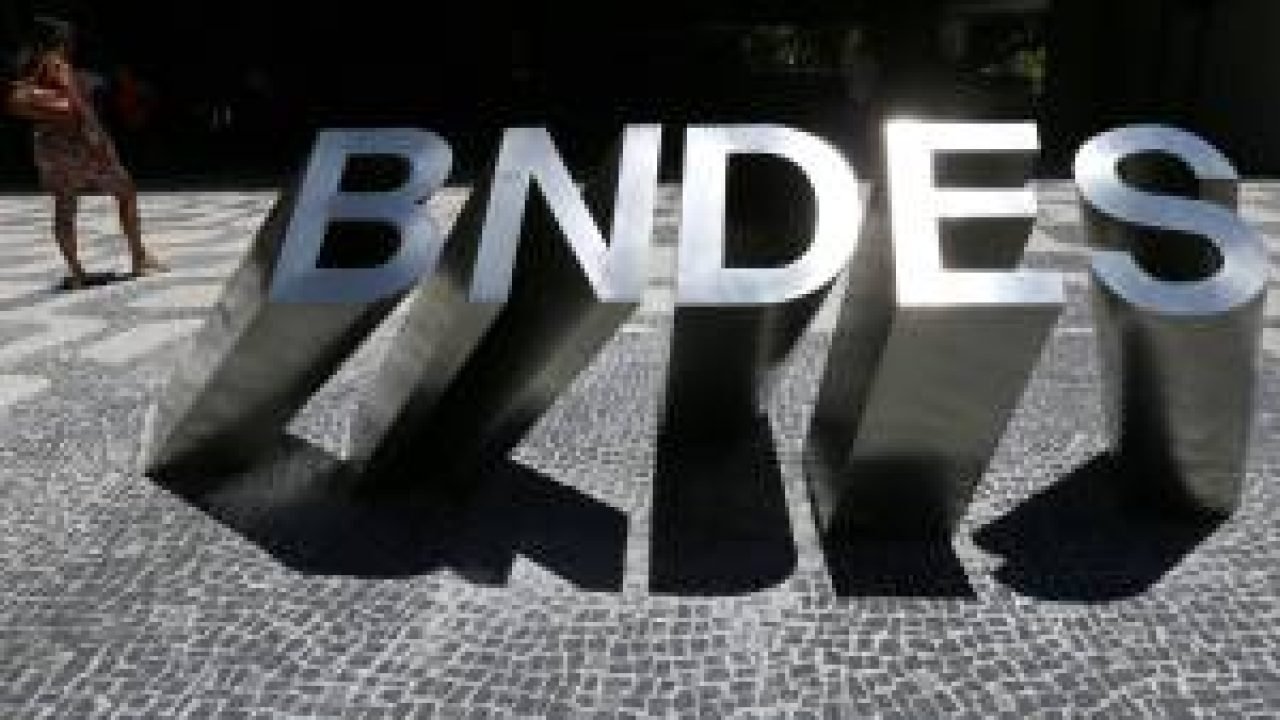 Governo Injeta R$ 6 Bi para BNDES Criar Linha de Crédito para Compra de Caminhões