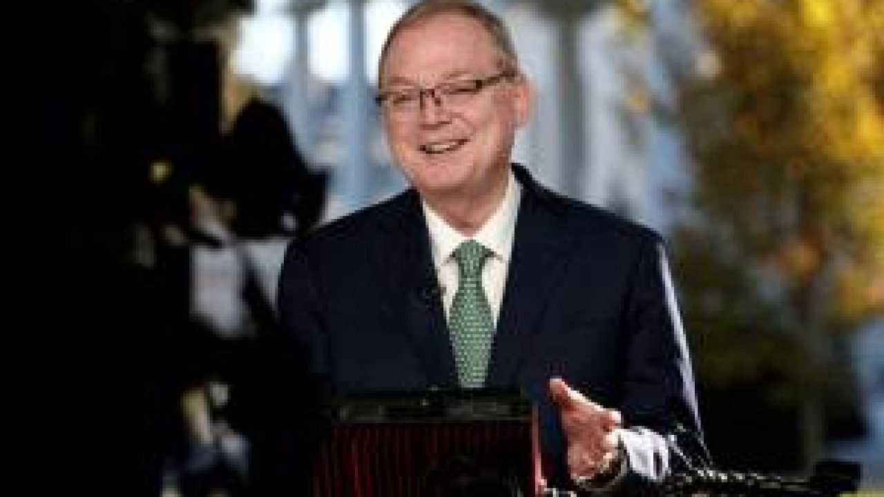Hassett destaca importância da independência do Fed