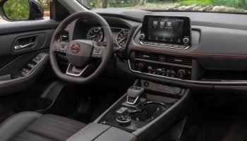 Nissan Lança X-Trail Híbrido no Brasil