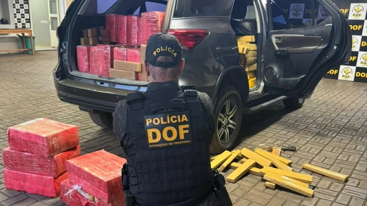 Veículo apreendido com droga - Foto: DOF/Divulgação