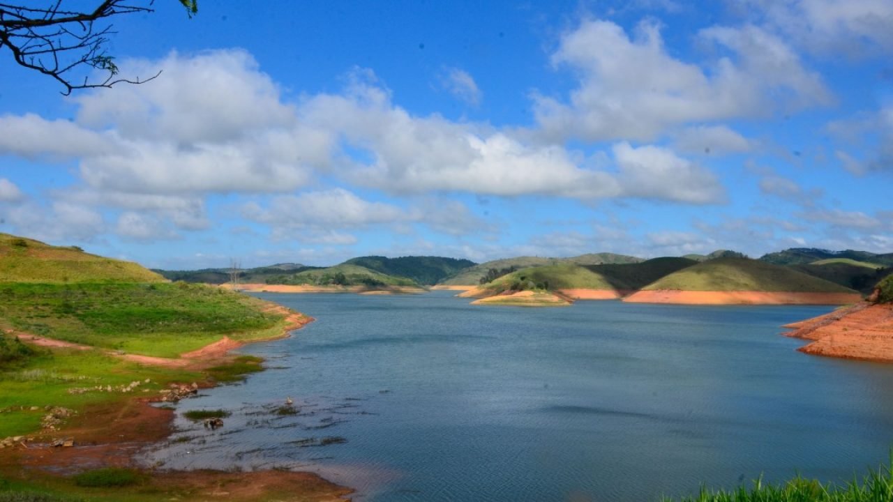 2730707056-vista-da-represa-do-jaguari-parte-do-complexo-do-cantareira-4051989964-7