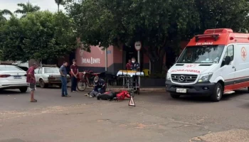 Jovem ficou ferida após colisão entre carro e scooter elétrica - Foto: Jornal da