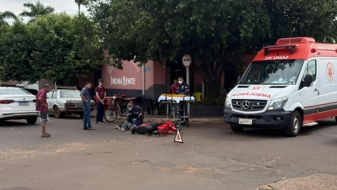 Jovem ficou ferida após colisão entre carro e scooter elétrica - Foto: Jornal da