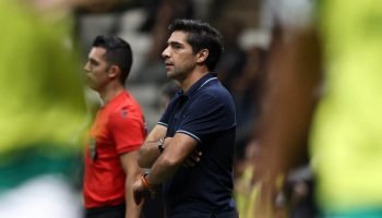 Abel Ferreira analisa ano do Palmeiras e dispara contra imprensa