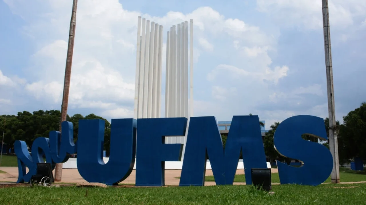 Foto: UFMS abre concurso público com 44 vagas para professores efetivos em Campo