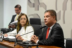 Senador Nelsinho Trad recebeu representantes dos Corpos de Bombeiros em Brasília