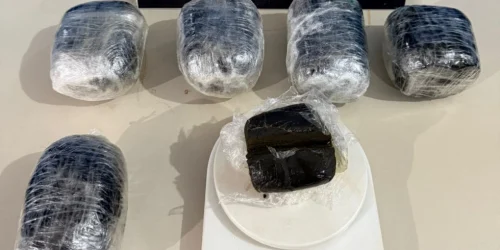 Droga apreendida — Foto: Droga apreendida - Foto: PM/Divulgação