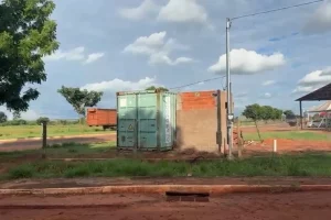 Container instado no terreno — Foto: Container instado no terreno - Foto: Jornal