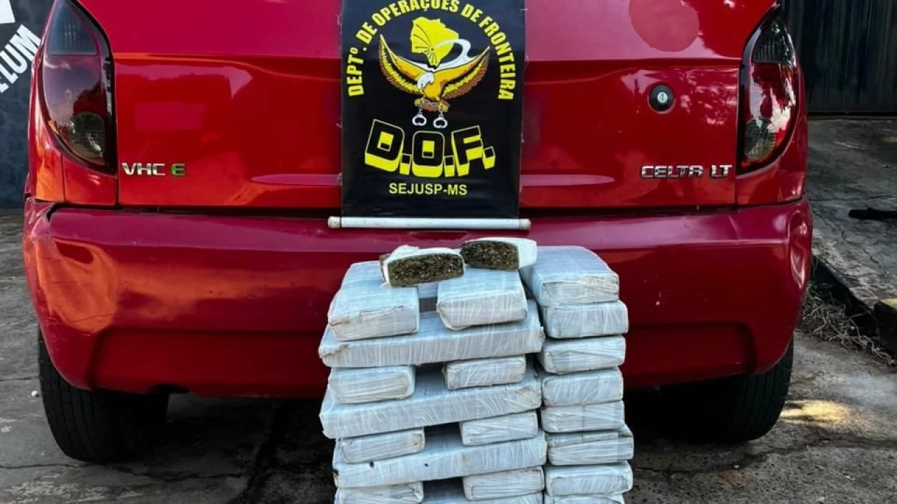 Foto: Veículo apreendido com droga - Foto: DOF/Divulgação