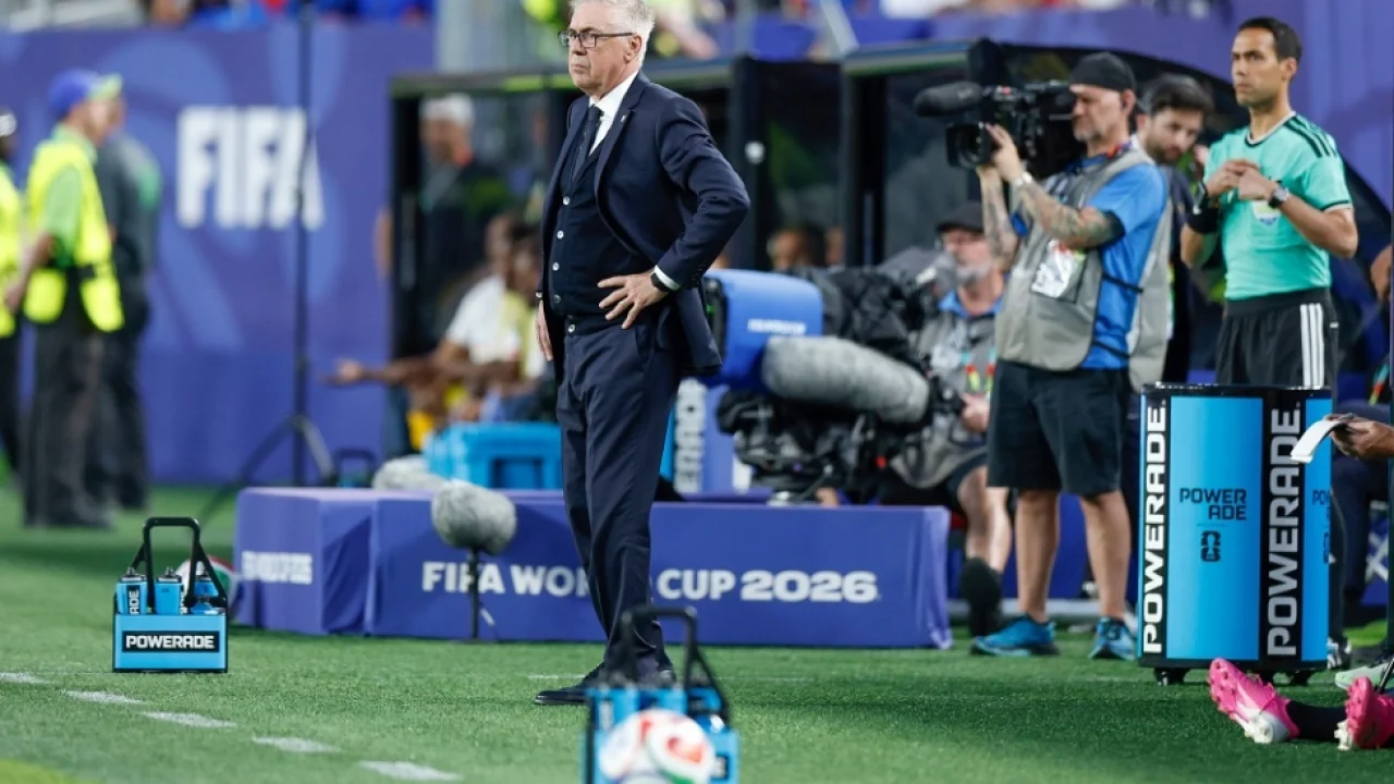 Carlo Ancelotti durante a vitória da Seleção por 3 a 0 sobre o Haiti, pela segun