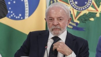 Lula não deve disputar novo mandato em 2026 por ser idoso demais