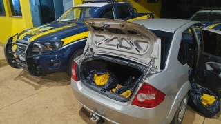 Veículo apreendido com droga — Foto: Veículo apreendido com droga - Foto: Políci