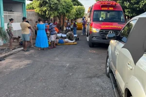 Motociclista ficou ferida após porta de carro ser aberta em Nova Andradina — Fot