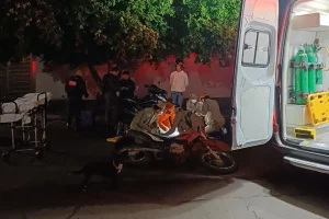 Foto: Motociclista foi socorrido após queda nas proximidades do quartel do Corpo