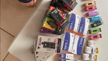 Foto: Cigarros eletrônicos e medicamentos de origem estrangeira foram apreendido