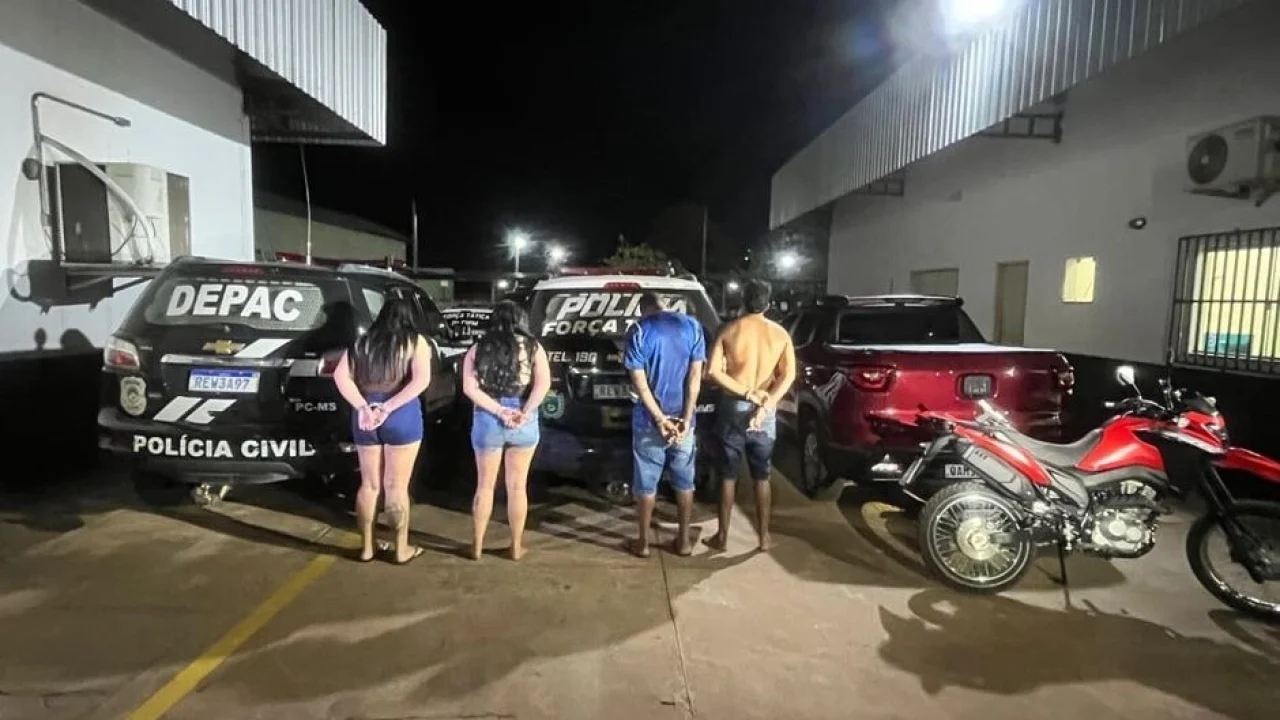 Foto: Polícia apreendeu arma, veículos e outros materiais durante diligências ap