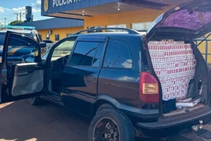 Veículo apreendido com cigarros — Foto: Veículo apreendido com cigarros - Foto: