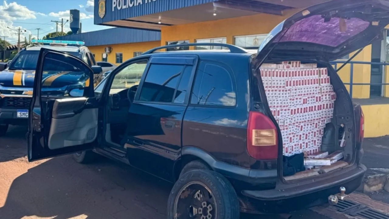 Veículo apreendido com cigarros — Foto: Veículo apreendido com cigarros - Foto: