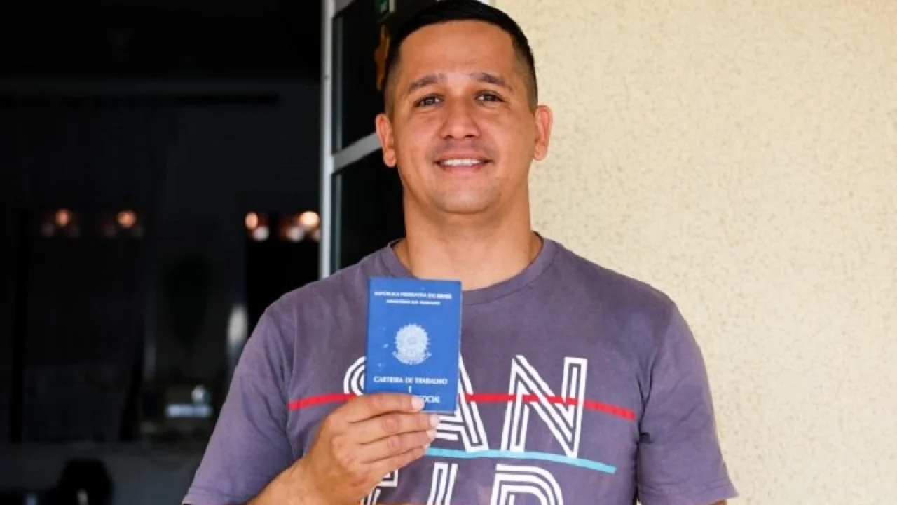 Marcos Gabriel devolveu o cartão do Mais Social após conquistar emprego e melhor