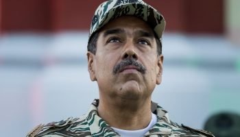 Venezuela mobiliza forças militares para proteger instalações petrolíferas