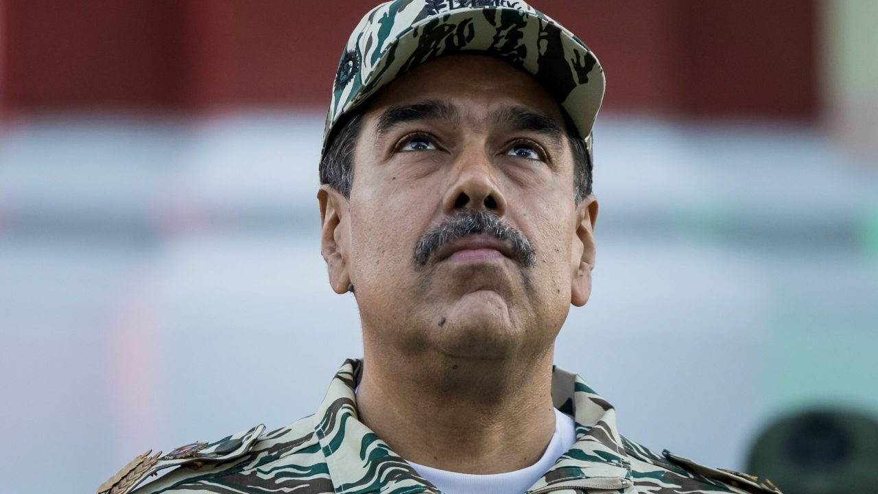 Venezuela mobiliza forças militares para proteger instalações petrolíferas