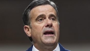 Diretor da CIA se reúne com ditadora interina da Venezuela