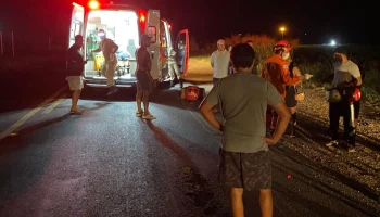 Queda de moto deixa duas mulheres feridas na BR-376, em Nova Andradina — Foto: Q