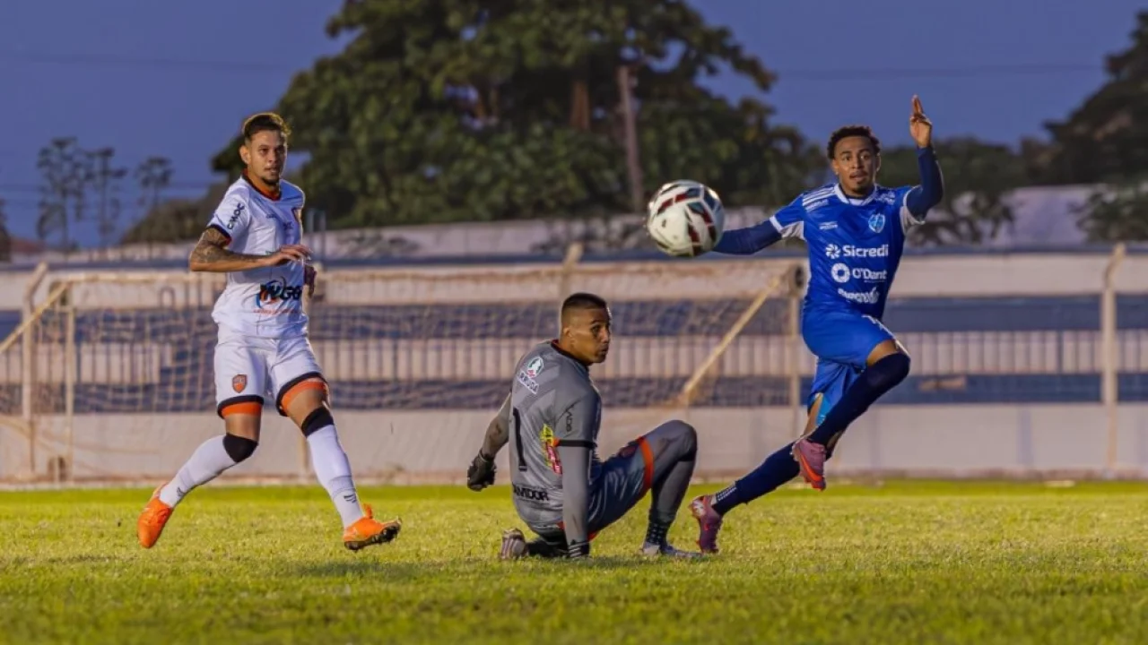 Ivinhema não aproveitou as chances que criou para vencer jogo com o lanterna em
