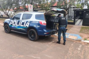 Mulher foi conduzida pela Polícia Militar após ocorrência no bairro Guiray — Fot