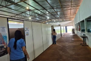 Foto: Justiça manda Estado retirar alunos de barracão em Ivinhema