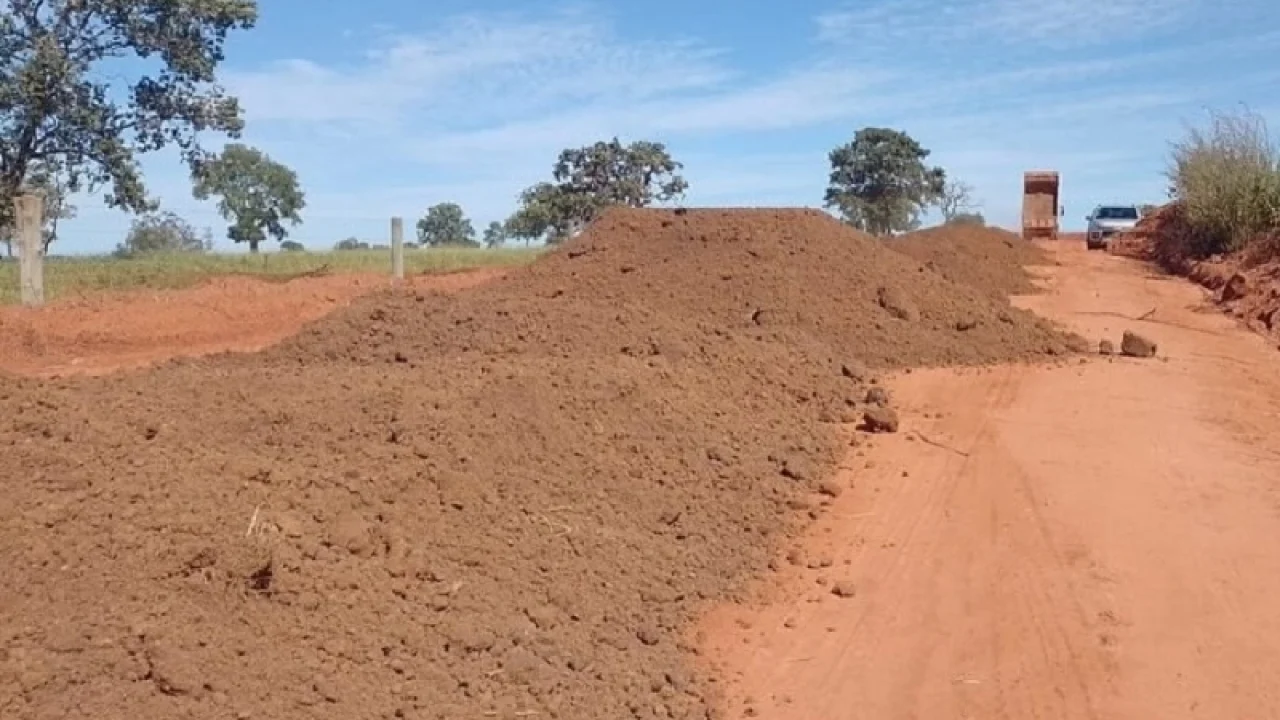 Foto: Cascalhamento - Foto: Câmara de Nova Andradina/Divulgação