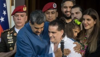 Ditadora interina da Venezuela demite ministro apontado como laranja de Maduro